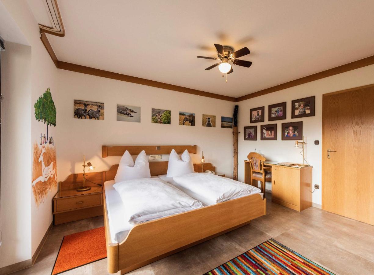 Hotel Lindenhof Hubmersberg Pommelsbrunn Екстериор снимка