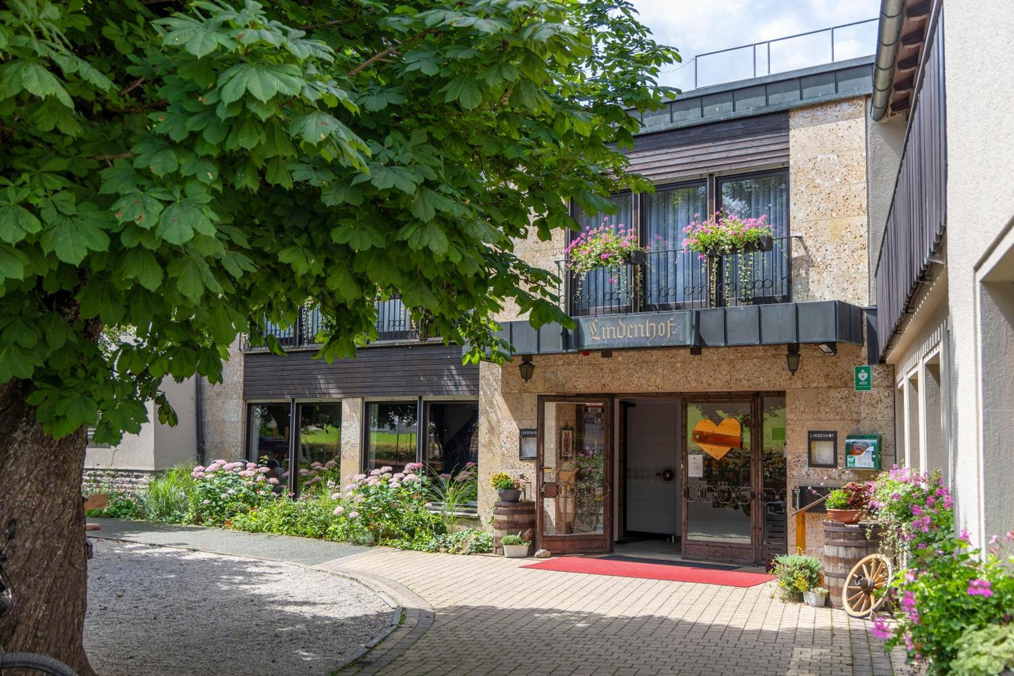 Hotel Lindenhof Hubmersberg Pommelsbrunn Екстериор снимка